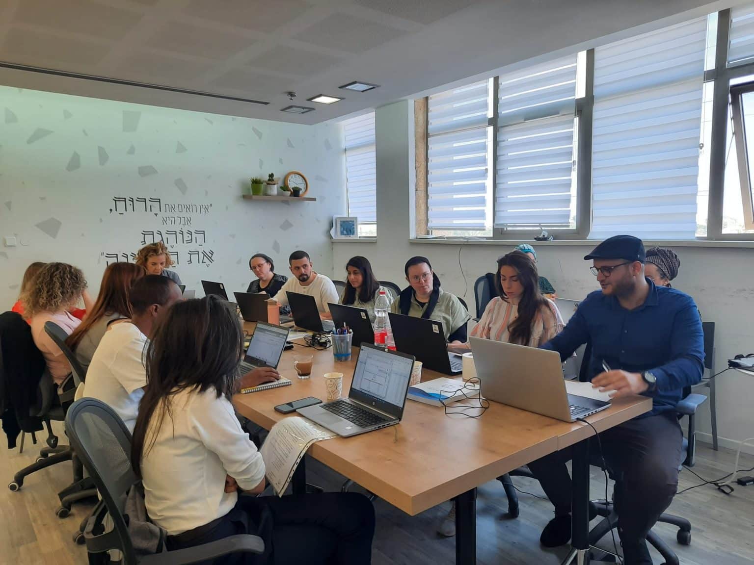 אופק - הוקם בית ספר לעובדי אלומה - אלומה